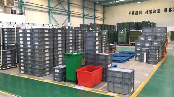 塑料周轉(zhuǎn)箱在車(chē)間