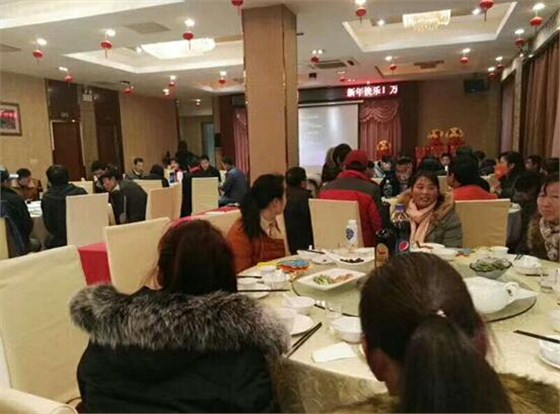 鈣塑板廠家-匯源塑膠年會(huì)