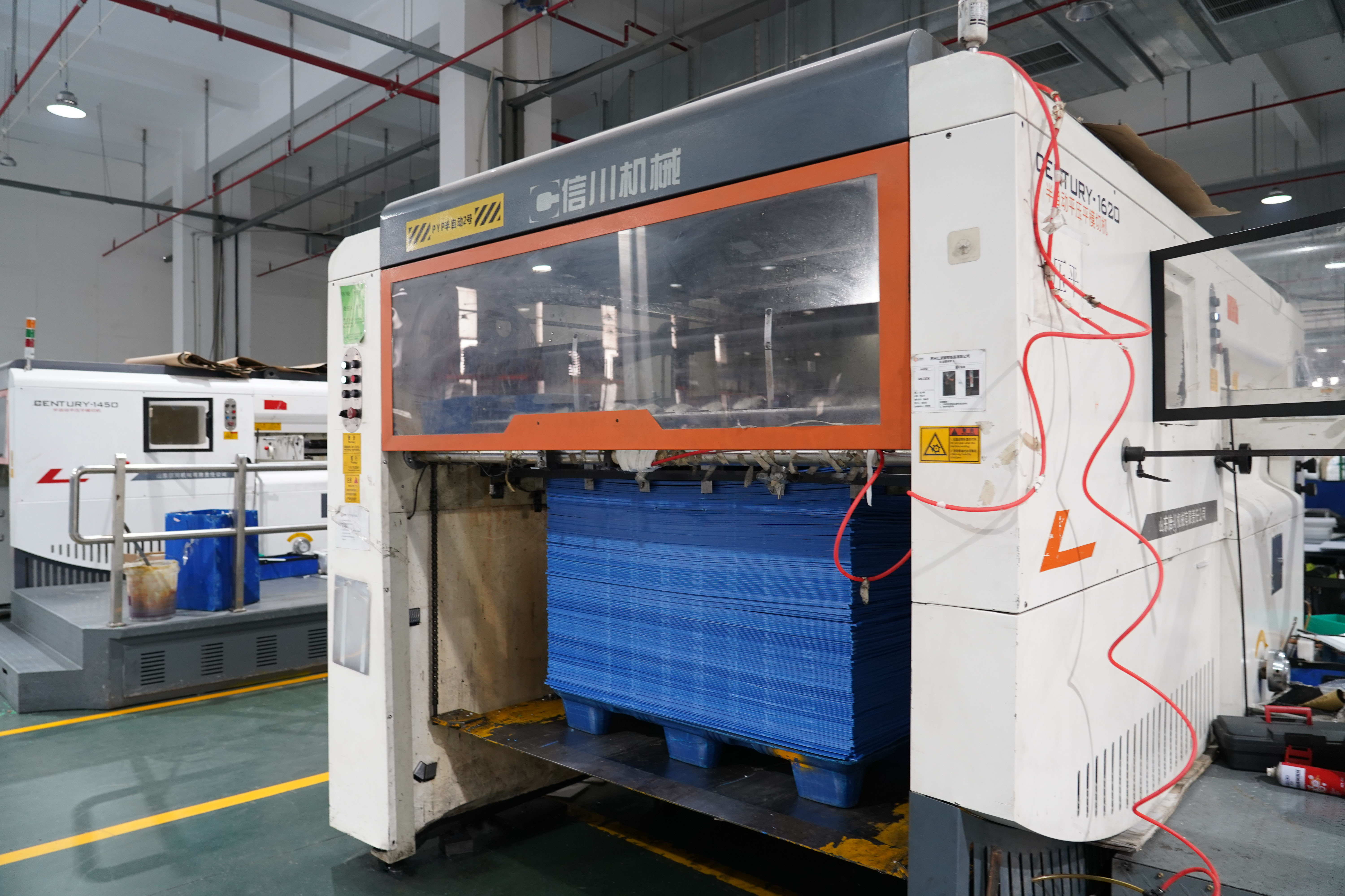 中空板自動(dòng)沖壓機(jī)設(shè)備